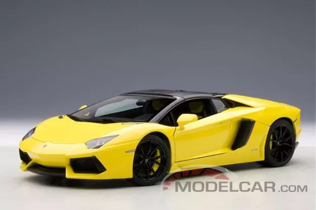AUTOart Lamborghini Aventador LP700-4 Roadster Giallo Orion 1:18 74699