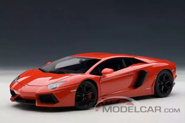 AUTOart Lamborghini Aventador LP700-4 Rosso Andromeda 1:18 74669