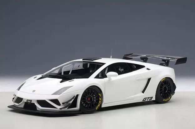 AUTOart Lamborghini Gallardo GT3 FL2 2013 White 1:18 81358