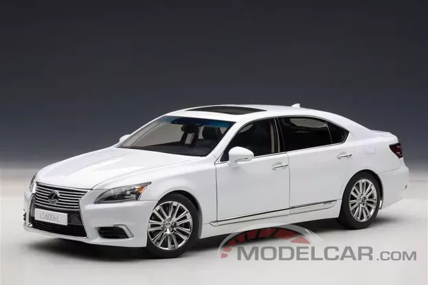 AUTOart Lexus LS600hL White Pearl 1:18 78843