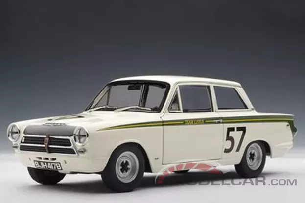 AUTOart Lotus Cortina MKI 1964 Crystal Palace Saloon Car Race Winner 57 Jim Clark 1:18 86438