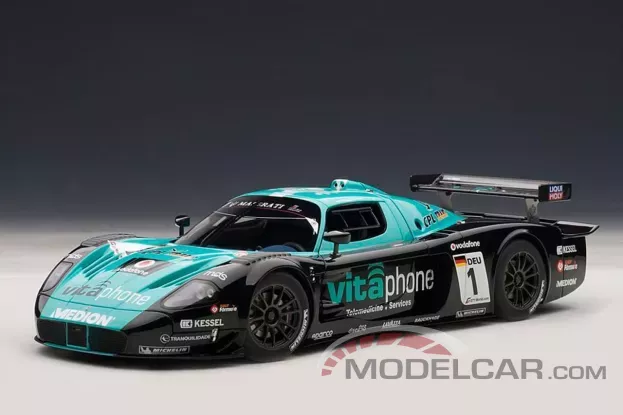 AUTOart Maserati MC12 FIA GT Championship 2010 Winner 1 M. Bartels A. Bertolini 1:18 81035