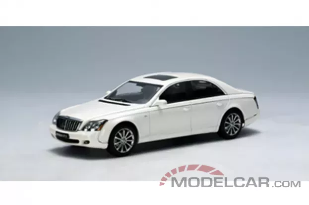 AUTOart Maybach 57S 2005 white 1:43 56157