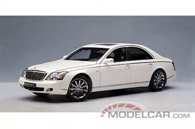 AUTOart Maybach 57S 2005 white pearl 1:18 76158