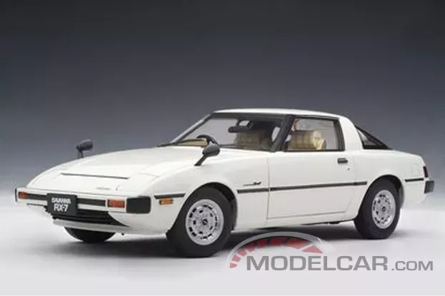 AUTOart Mazda Savanna RX-7 SA Aurora White 1:18 75982