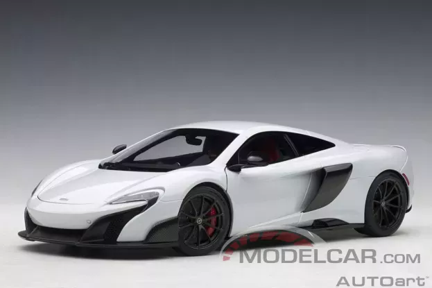 AUTOart McLaren 675LT Silica White 1:18 76046