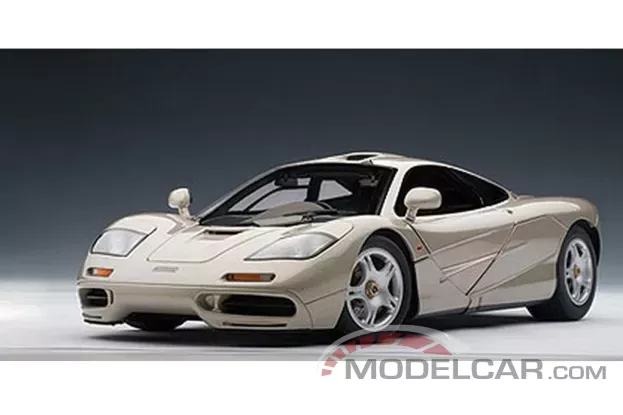 AUTOart McLaren F1 Platinum Silver 1:18 76003
