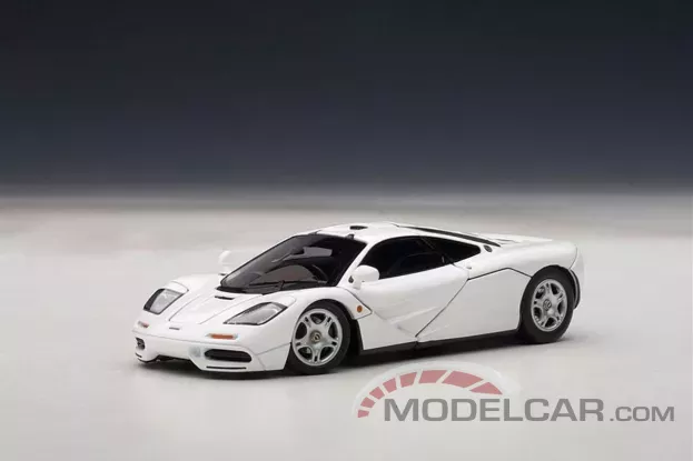 AUTOart McLaren F1 White 1:43 56003