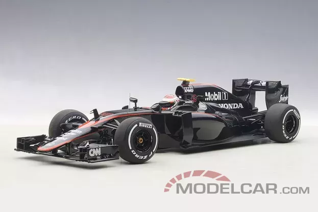 AUTOart McLaren MP4-30 F1 Barcelona Spain J. Button 22 2015 1:18 18122