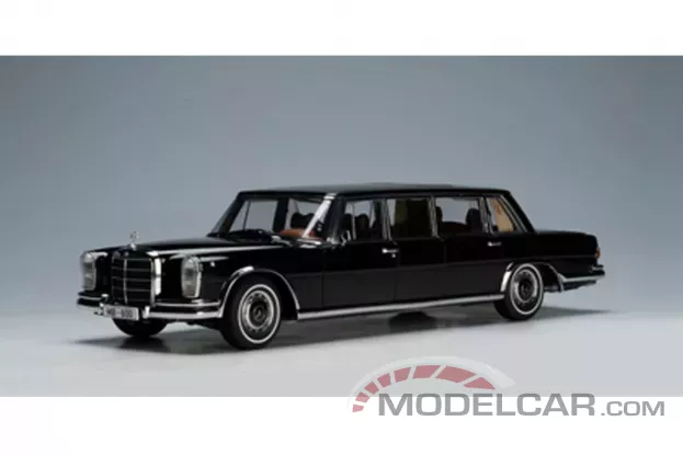 AUTOart Mercedes-Benz 600 Pullman LWB W100 black 1:18 76197