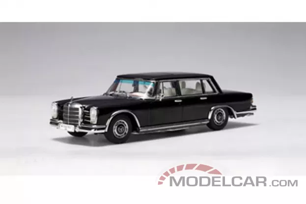 AUTOart Mercedes-Benz 600 SWB W100 black 1:43 56192