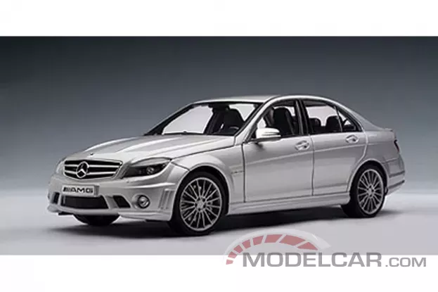 AUTOart Mercedes-Benz C63 AMG W204 iridium silver 1:18 76269