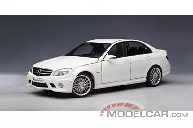 AUTOart Mercedes-Benz C63 AMG W204 white 1:18 76274