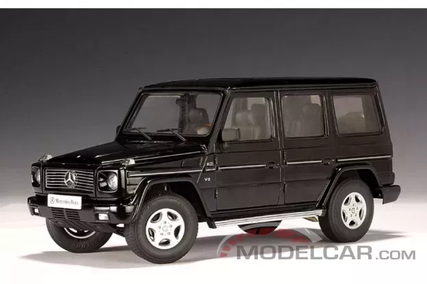 AUTOart Mercedes-Benz G Model LWB W463 Smaragd Black Metallic 1:18 76101