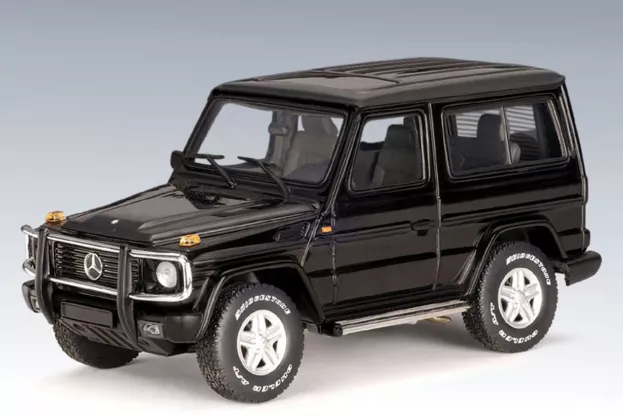 AUTOart Mercedes-Benz G Model SWB W463 Black 1:43 56103