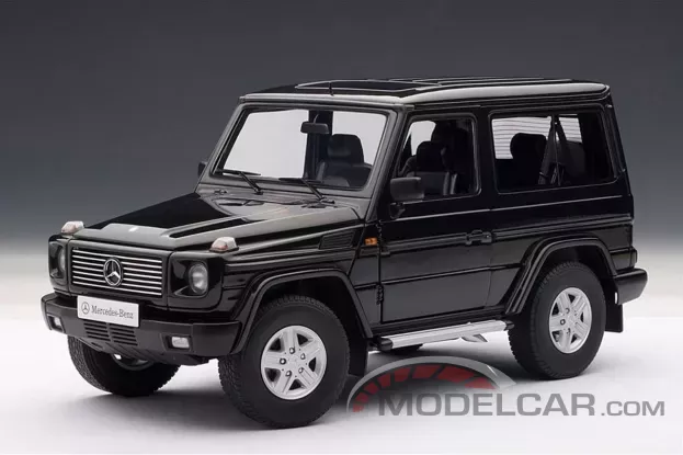AUTOart Mercedes-Benz G Model SWB W463 Black 1:18 76111