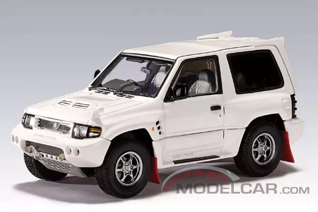 AUTOart Mitsubishi Pajero Evo V20 1998 White 1:43 57201