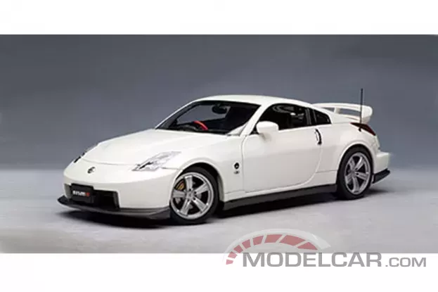 AUTOart Nissan Fairlady Z Version Nismo Type 380RS 2007 Pearl White 1:18 77402