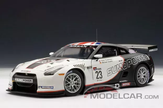 AUTOart Nissan GT-R GT1 FIA-GT R35 World Championship 2010 Team Sumo Power GT 23 M.Krumm P.Dumbreck 1:18 81078