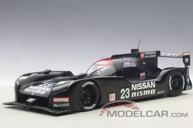 AUTOart Nissan GT-R LM Nismo 2015 Test Car 1:18 81577