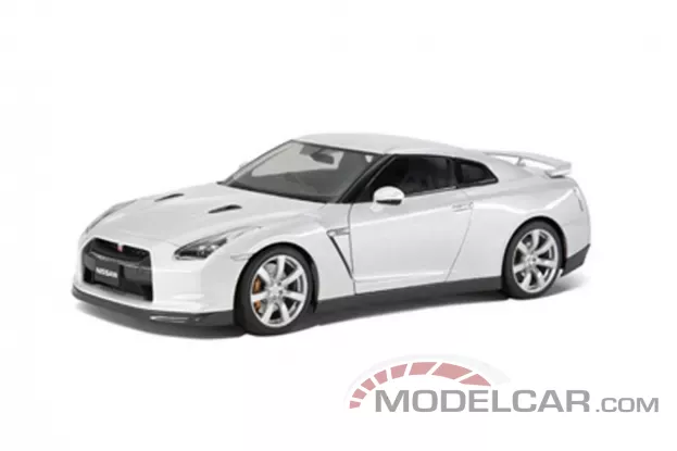 AUTOart Nissan GT-R R35 Pearl White dealer edition KWAM0 1:18 10013