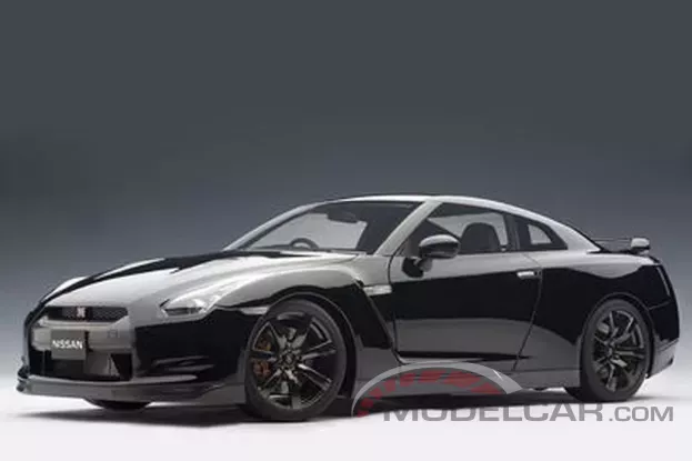 AUTOart Nissan GT-R R35 Super Black 1:12 12218