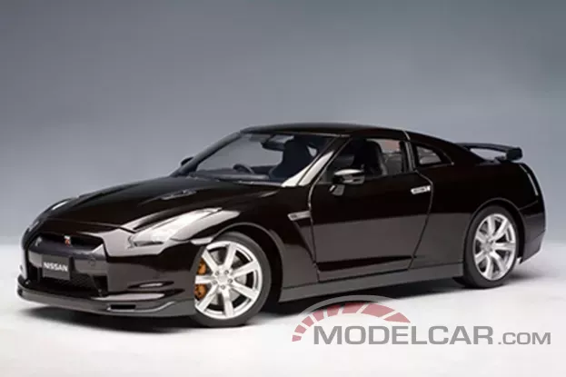 AUTOart Nissan GT-R V-spec R35 Opal Black 1:18 77398