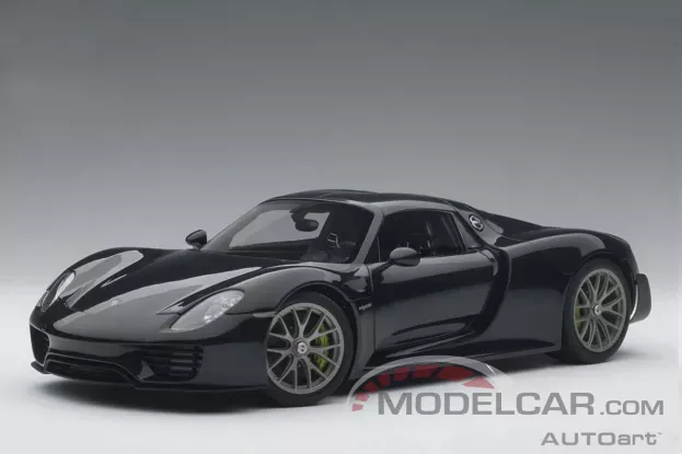 AUTOart Porsche 918 Spyder Weissach Package Basalt Black Metallic 1:18 77928