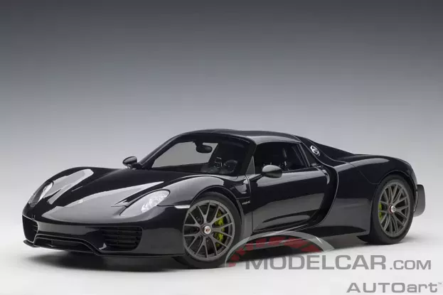 AUTOart Porsche 918 Spyder Weissach Package Basaltschwarzmetallic 1:12 12121
