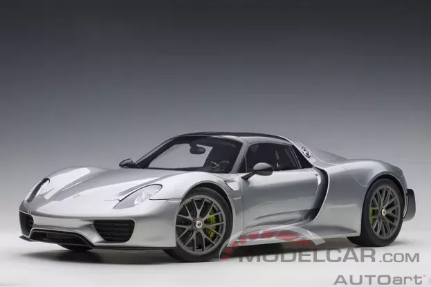 AUTOart Porsche 918 Spyder Weissach Package GT Silver Metallic 1:12 12123