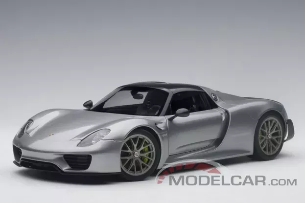 AUTOart Porsche 918 Spyder Weissach Package GT Silver Metallic 1:18 77925