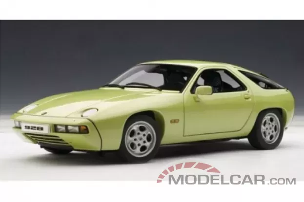 AUTOart Porsche 928 Lind Green Metallic 1:18 77904