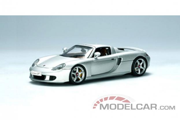 Autoart Porsche Carrera GT D'argento