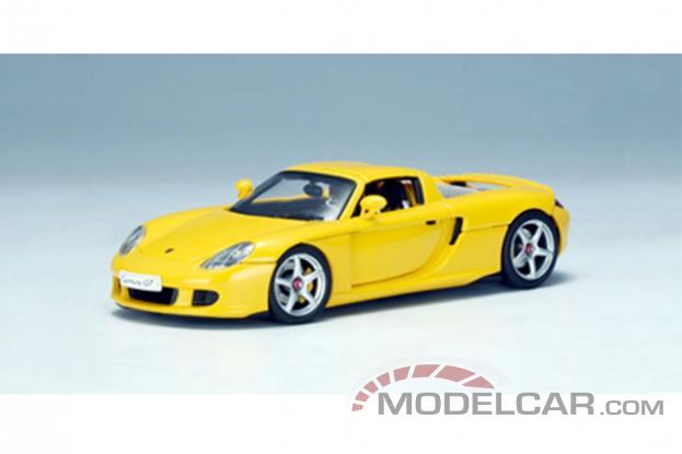Autoart Porsche Carrera GT أصفر