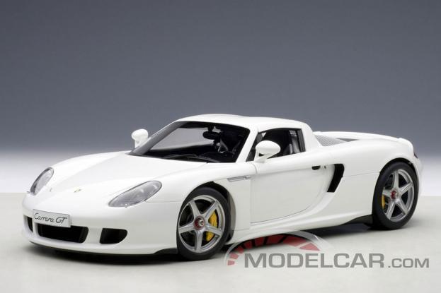 Autoart Porsche Carrera GT Bianco