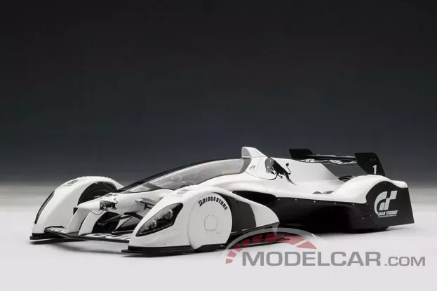 AUTOart Red Bull X2010 Gran Turismo White 1:18 18105