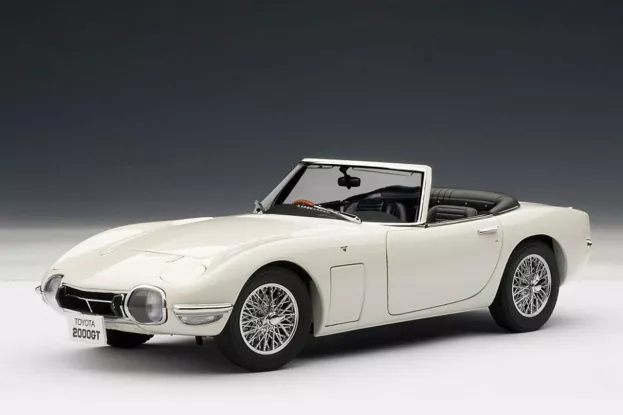 AUTOart Toyota 2000GT Cabriolet Upgraded White 1:18 78736
