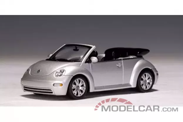 AUTOart Volkswagen New Beetle Cabriolet Reflex Silver Metallic 1:43 59758