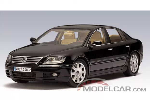 AUTOart Volkswagen Phaeton Black 1:18 79741