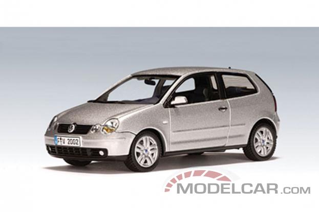 Autoart Volkswagen Polo 9n D'argento