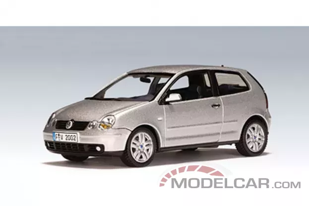 AUTOart Volkswagen Polo 9N 2001 Silver Metallic 1:43 59761