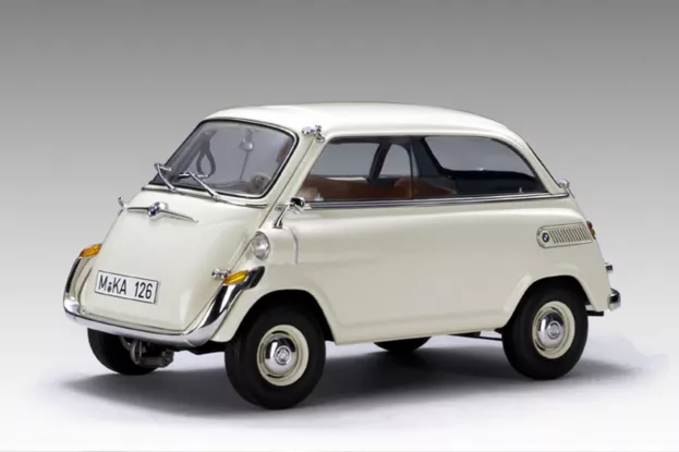 Autoart BMW 600 Featherwhite 1:18 70643