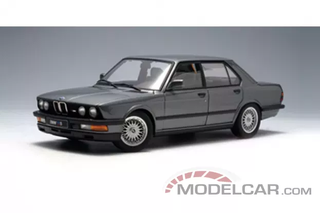 Autoart BMW M5 e28 1987 with option shadow line Dolphin Gray 1:18 75151