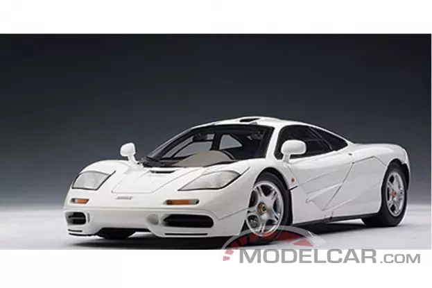 Autoart McLaren F1 Short Tail Road Car 1994 White 1:18 76004