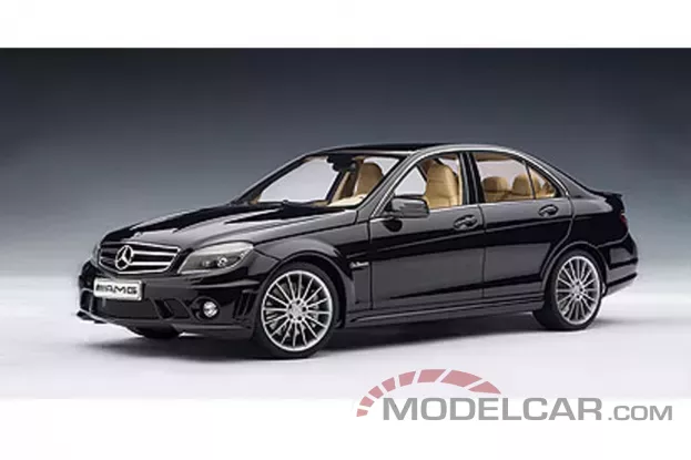 Autoart Mercedes-Benz C63 AMG W204 black 1:18 76268
