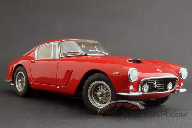 CMC Ferrari 250 GT Berlinetta Passo Corto SWB 1961 street version 1:18 M-046