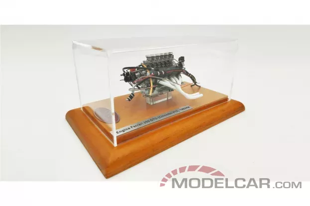 CMC Ferrari 250 GTO Engine including showcase 1:18 M-260