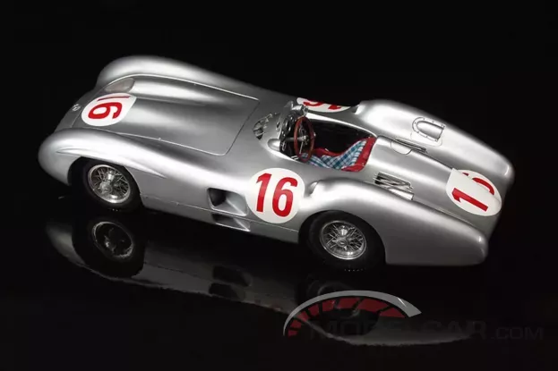 CMC Mercedes-Benz W196R 16 Stirling Moss GP Monza 1955 1:18 M-057
