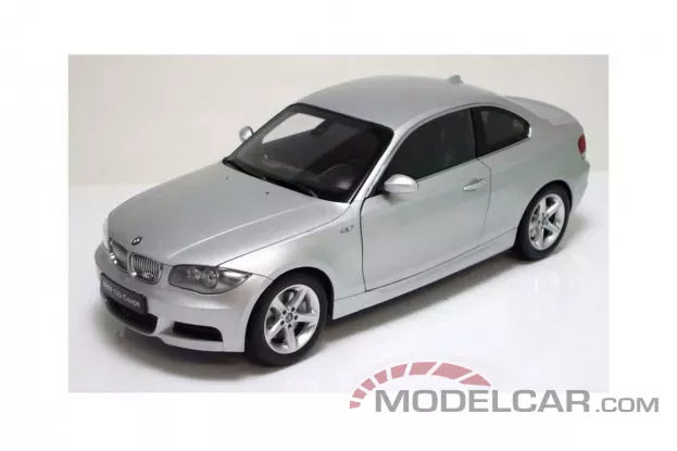 Kyosho BMW 135i Coupe E82 Silver 1:18 08722S