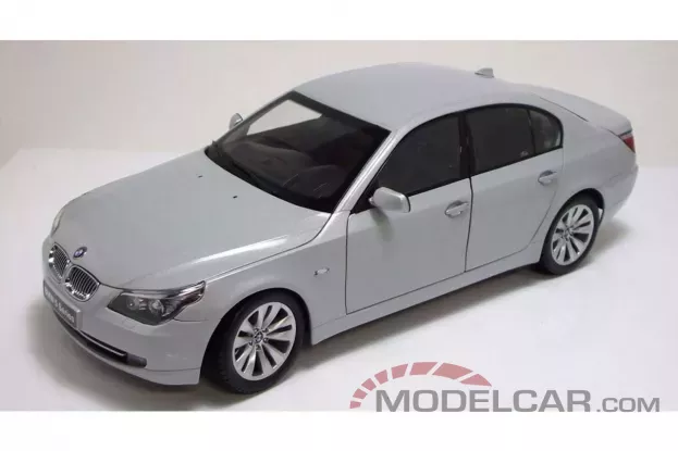 Kyosho BMW 550i Sedan Facelift E60 Pearl Silver 1:18 08594PS